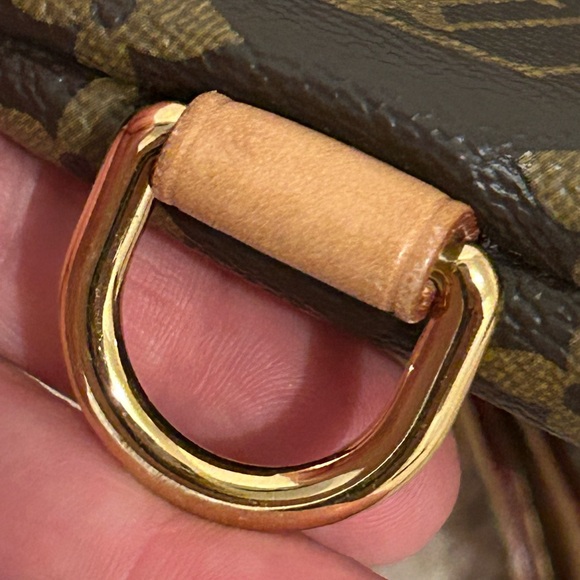 Louis Vuitton My World Tour Bumbag - Picture 16 of 16